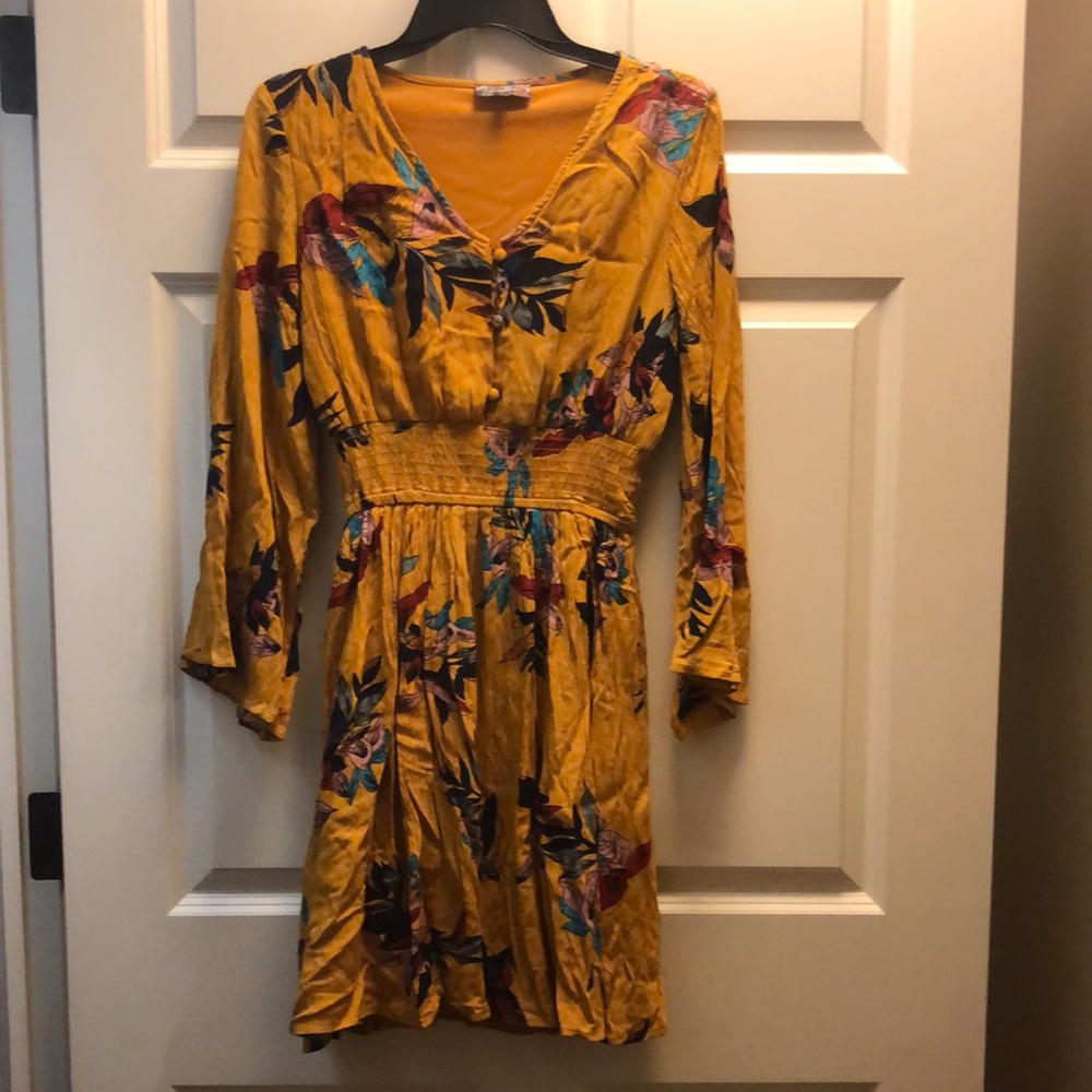 Fall dress size small.